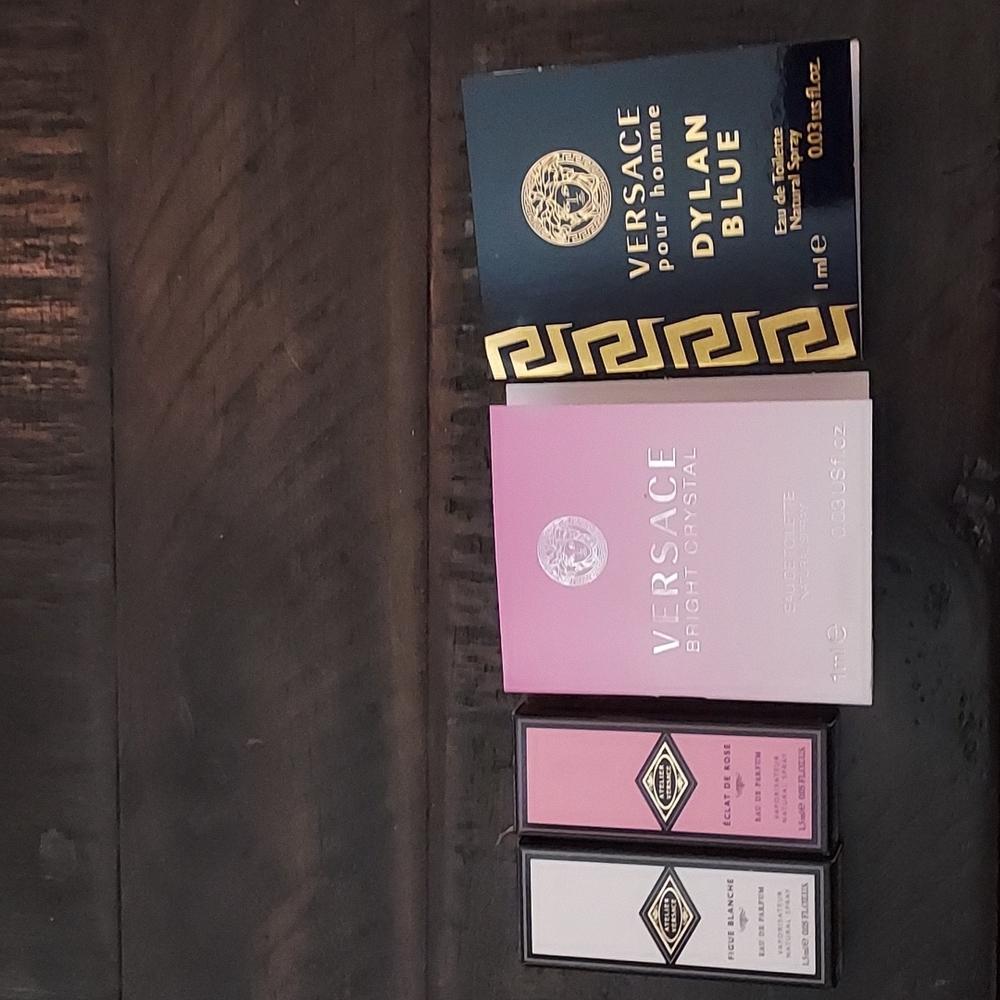 4 versace sample perfume new never used.
